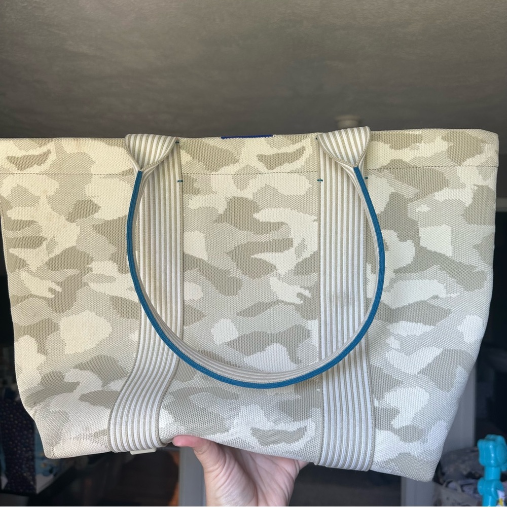 Tote Khaki Camo | Rothy’s